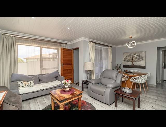 3 BEDROOM PROPERTY TO RENT IN DANA BAY